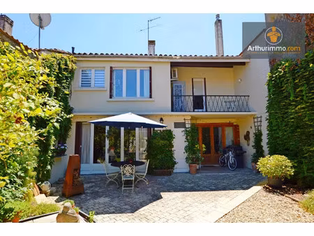 vente maison de village 7 pièces 204 m2 à monségur