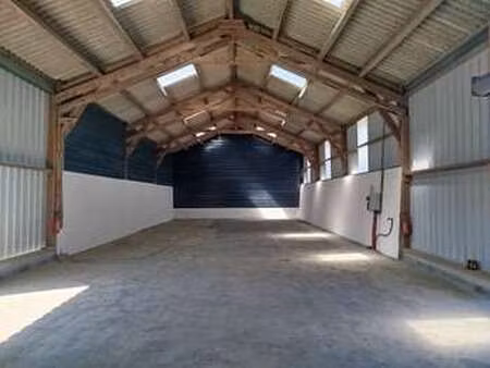 location garage box et parking à plougar (29440) : à louer / 235m² plougar