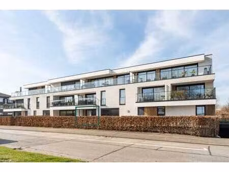 modern gelijkvloers appartement met tuin in harelbeke