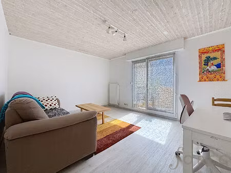montigny-lès-metz  superbe t3 de 64 m² rénové avec 2 balcons  dpe c