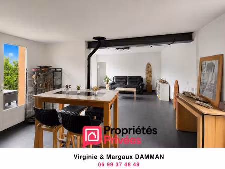 maison rénovée avec extérieurs en centre-ville