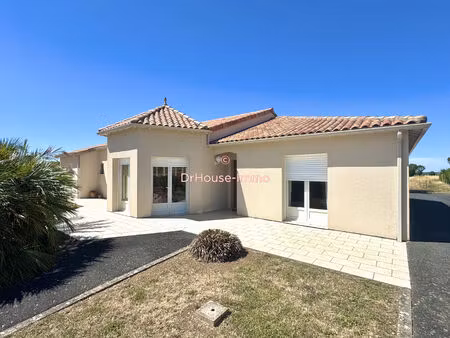 neuville-de-poitou - spacieuse maison familiale de 185 m² avec double garage et grand terr