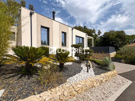 maison nîmes 6 pièce(s) 147 m2