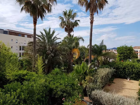 saint-raphaël : beau 2 pièces dans résidence sécurisée