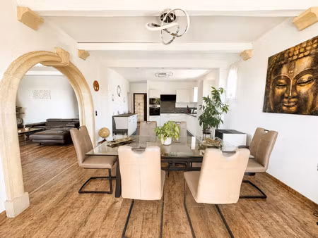 appartement 4 pièces de caractère avec jardin privatif de 12
