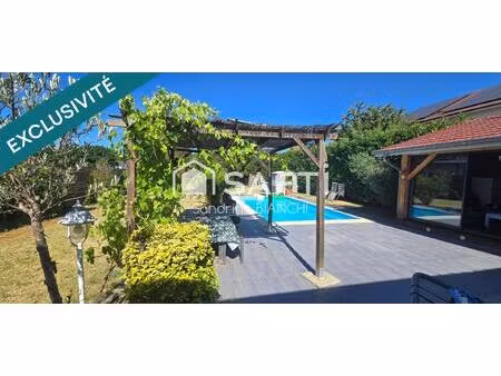 plain pied sur 1356m² de terrain avec piscine