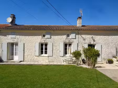 maison charentaise en pierre rénovée – 163 m² habitables – saint-ciers-du-taillon (17240)
