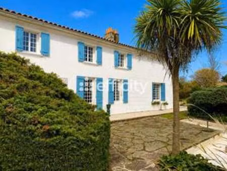 vente maison piscine à geay (17250) : à vendre piscine / 220m² geay
