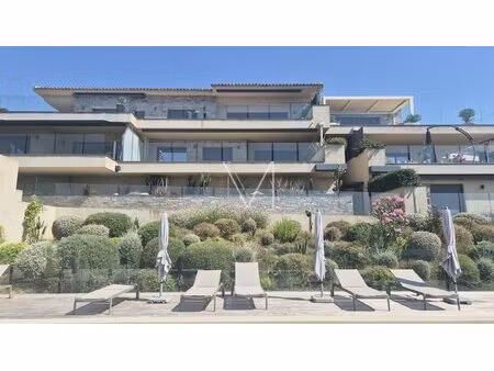 appartement de 83m2 + 41m2 terrasse / d'exception vue mer dans residence de standing ste..