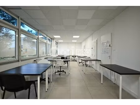 location bureaux 234 m²