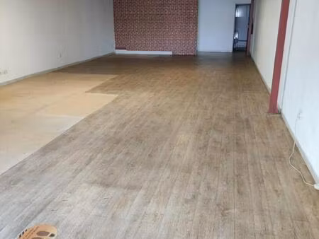 location commerce avignon 84140 108m²