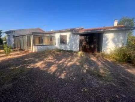 vente maison à grues (85580) : à vendre / 141m² grues