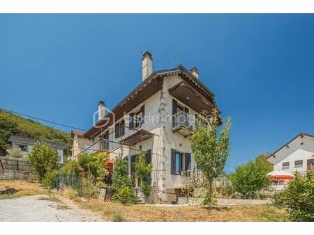maison de caractère rénovée – vue dégagée – proche aix-les-bains