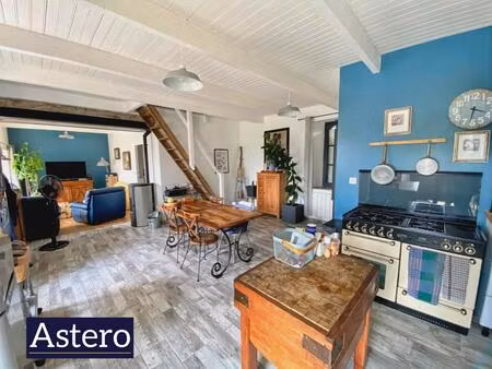 maison familiale avec chambre au rez-de-chaussée  terrain constructible de 2 240 m² et dép