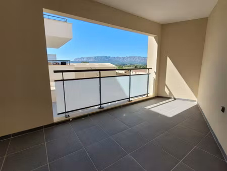 location appartement 1 pièce 30 m² à trets (13530)
