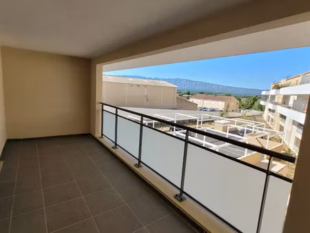 location appartement 3 pièces 56 m² à trets (13530)