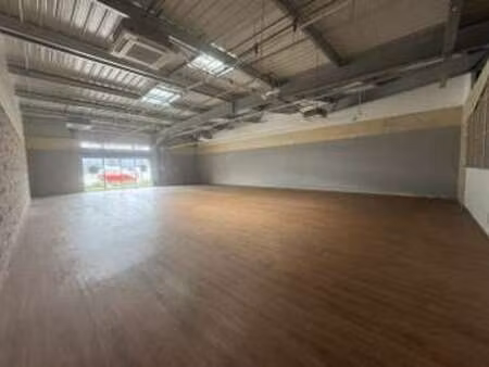 location bureaux et commerces à bayeux (14400) : à louer / 302m² bayeux