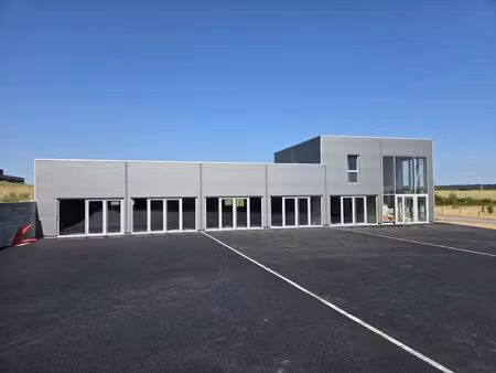 à louer local commercial 140 m² – 2 150 € |hettange-grande