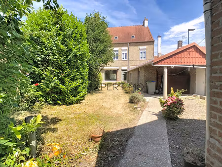 maison semi individuelle 4 chambres  jardin et garage