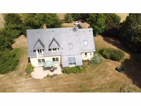 maison de 162 m2  au grand calme  5 pièces avec 4 chambres 
