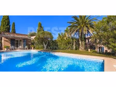 maison avec piscine sanary-sur-mer (83)