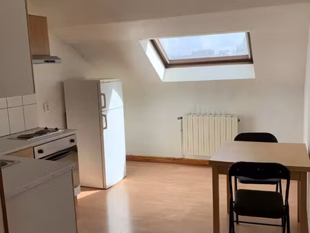 location appartement 1 pièces 35 m2 à saint-quentin