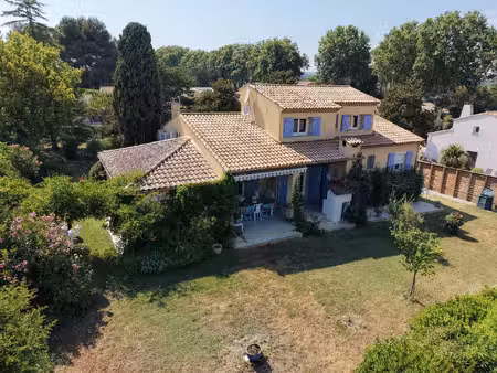 maison familiale de 158 m² avec dépendance et jardin