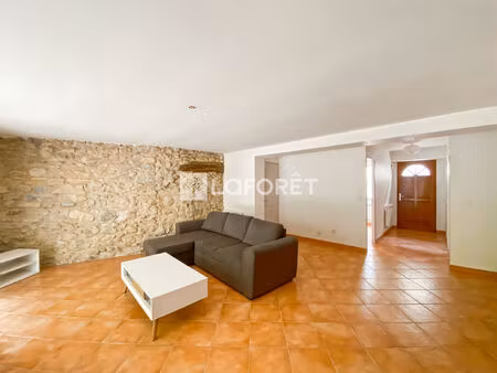 appartement meublé 3 pièces avec cour - peyrus