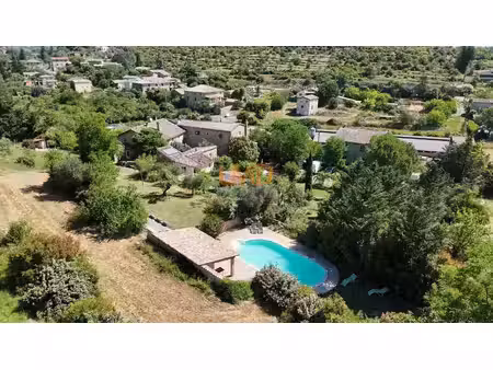 propriété de caractère avec 2 gîtes  piscine et terrain construc