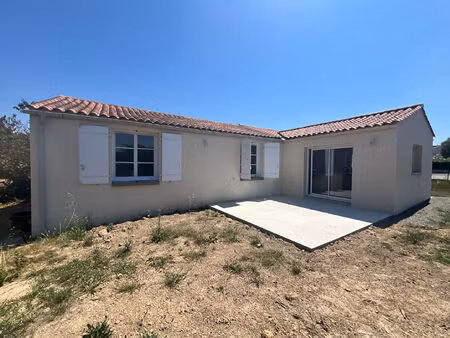 vente maison 4 pièces  82.00m²  avrillé