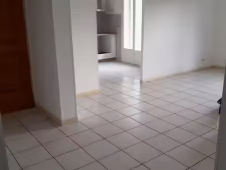 location appartement 4 pièces 85 m² à venzolasca (20215)