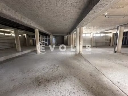 location local d’activités noisy le sec 93130 964m²