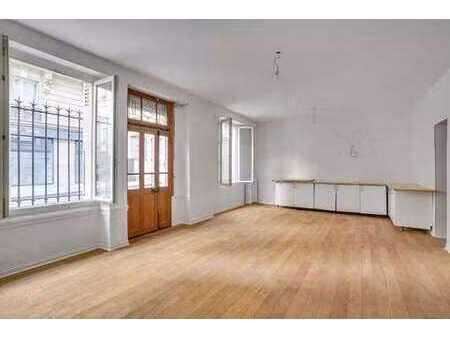 location bureaux 94 m²