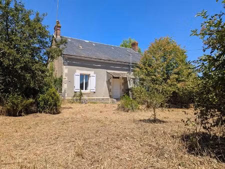 charmante maison de campagne de 2 chambres avec de nombreuses granges au cœur de l'indre