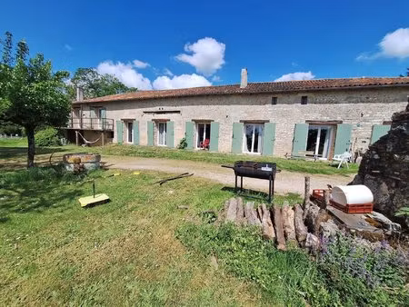 grande maison de campagne avec maison d'amis