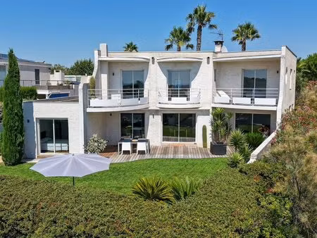 villa d'exception avec vue mer à deux pas des plages