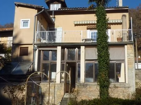 saint martory jolie maison composée de deux appartements avec jardin
