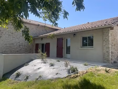 maison en pierre entièrement restaurée avec jardin