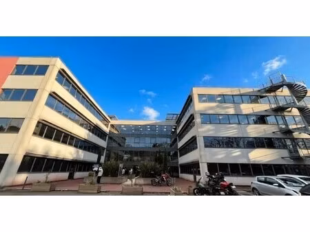 location bureaux 234 m² à 2 598 m²