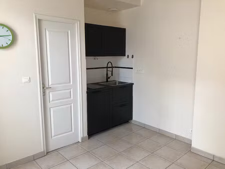 location appartement 1 pièce  21.91m²  le lion
