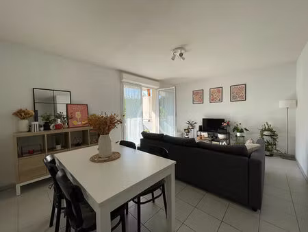 location appartement 3 pièces  63.67m²  saintes