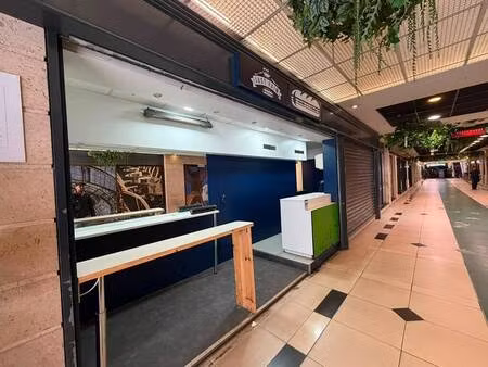 location commerce paris 75008 20m²