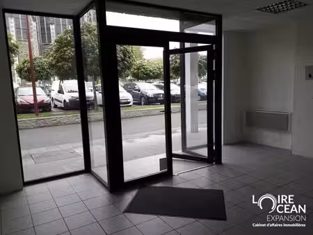 location local commercial 76m² nort sur erdre 44390