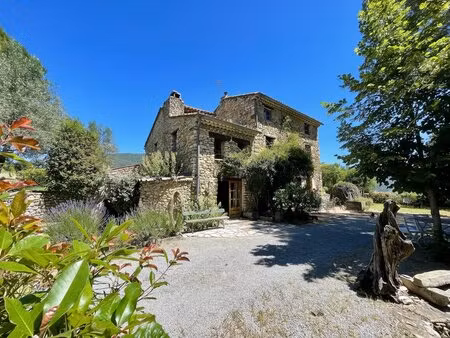 nyons - mas historique « la grange » 225 m2 terrain 5 830 m2