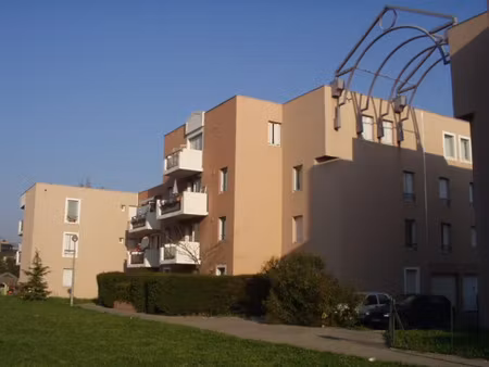 location appartement 3 pièces 67 m² à avignon (84140)