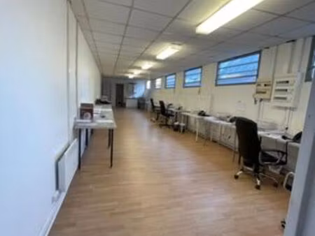 prestigieux bureau de 110 m2 en location - pantin  île-de-france