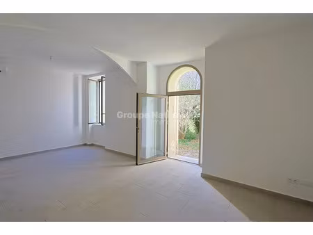 location maison 4 pièces 90 m² à sabran (30200)  850 €