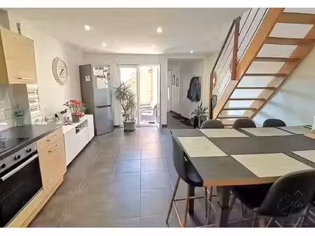 exclusif - appartement f3 en duplex de 70 m2 hab. entièrement rénové.
