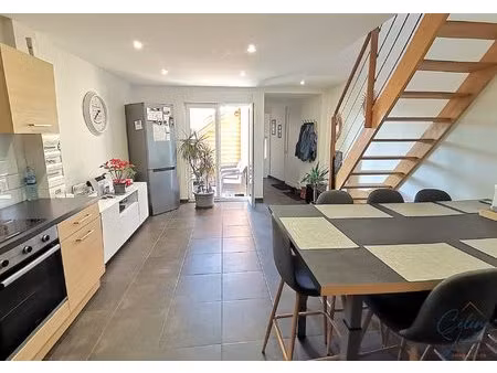 exclusif - idéal investisseurs ! appartement f3 en duplex de 70 m2 hab. entièrement...