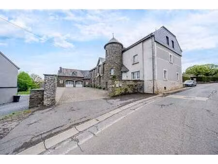appartement rénové de 222 m² avec parking et cave – bertogne